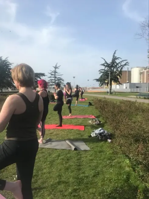 Outside yoga in De Verademing